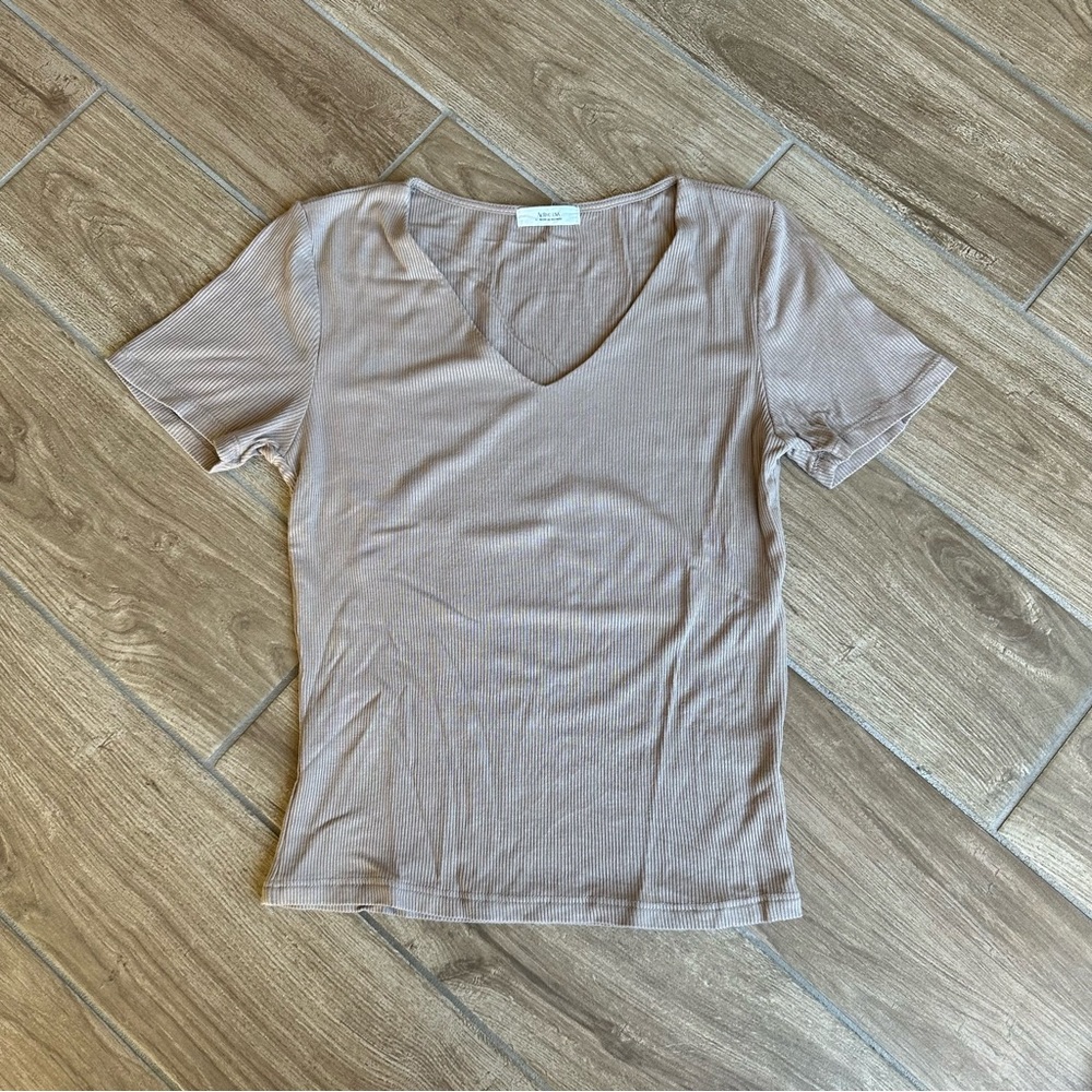 V-neck tshirt